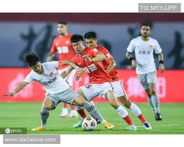 深圳足球队进攻战术深度分析与实战应用探讨