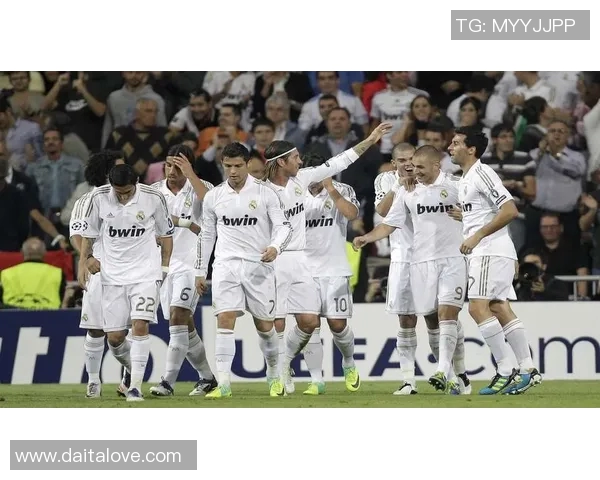 足球明星与他们所效力的球队背后的故事与成就分析