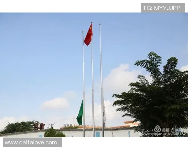 足球明星在水中尽情挥洒激情踢水球高清图片展示 足球明星在水中尽情挥洒激情踢水球高清图片展示